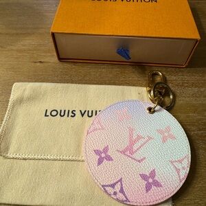 Louis Vuitton Pink and White Key Holder